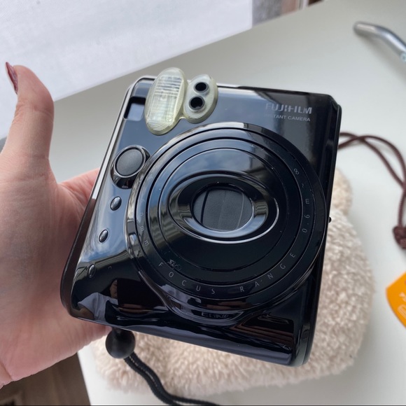 COPY - Fujifilm instax mini instant camera, film and case - Picture 2 of 12